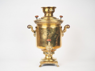 Vente aux enchères Samovar en laiton. Fabrique des héritiers de Vassily Stepanovitch BATA