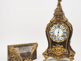 Vente aux enchères Cartel Napoléon III de style Louis XV en marqueterie Boulle, avec son 