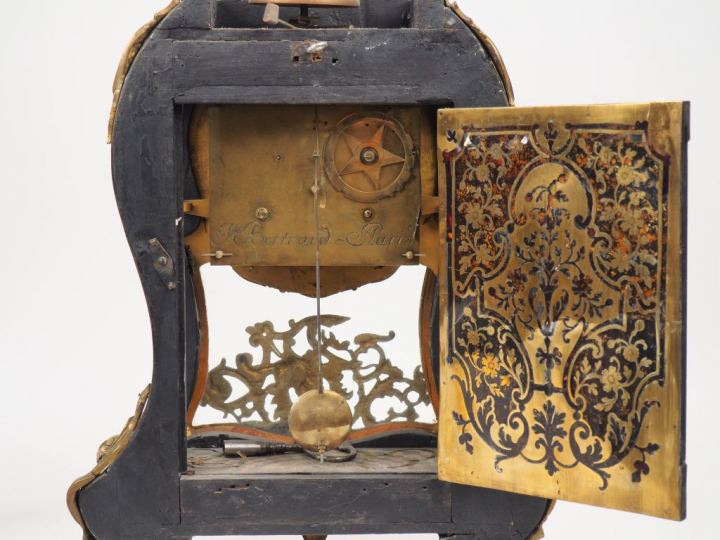 Cartel Napoléon III de style Louis XV en marqueterie Boulle, avec son 