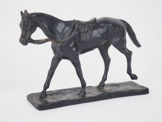 Vente aux enchères Gaston d'ILLIERS. "Cheval de course". Sujet en bronze. Signé. Dim.. 8,