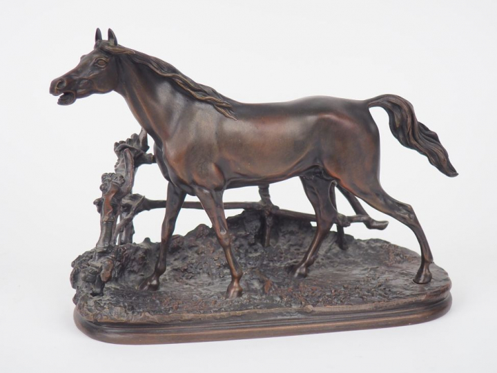 Pierre Jules MENE (d'après). "la jument à la barrière"  Bronze à patin