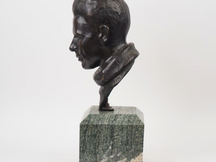 GALARD.  "portrait de jeune homme" Sculpture en bronze à patine brune 