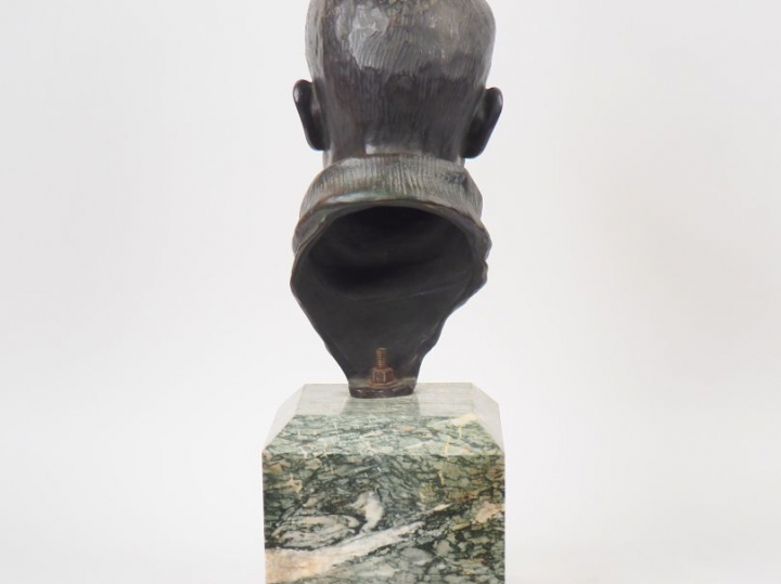 GALARD.  "portrait de jeune homme" Sculpture en bronze à patine brune 