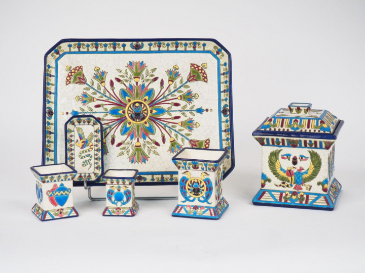 LONGWY.  Service de fumeur 1930 en émaux polychromes de style égyptien