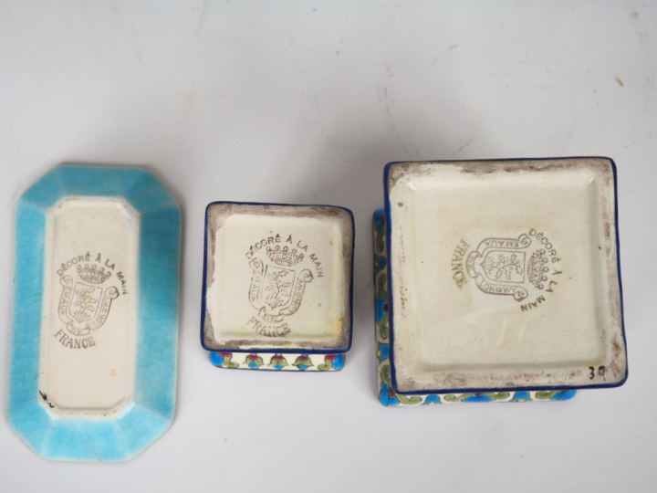 LONGWY.  Service de fumeur 1930 en émaux polychromes de style égyptien