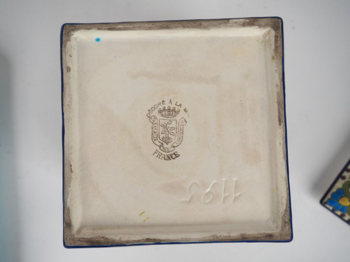 LONGWY.  Service de fumeur 1930 en émaux polychromes de style égyptien