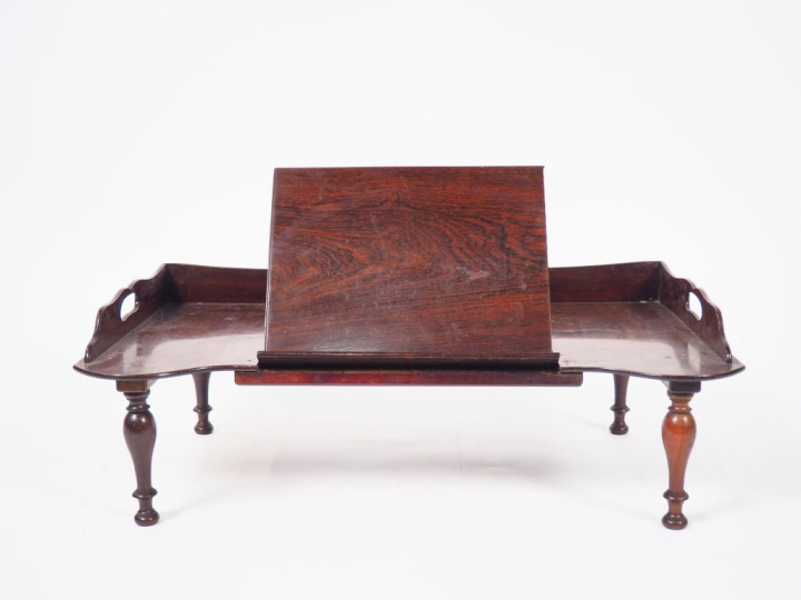 Table liseuse dite "table d'accouchée" Napoléon IIII en palissandre. (