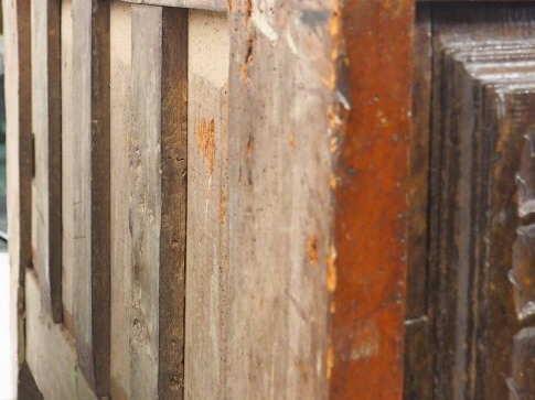 Coffre rustique XVIIème France ou Espagne, à décor de motifs géométriq