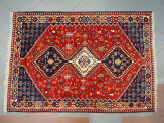 Vente aux enchères Tapis d'Orient Dim. 100 x 142,5 cm