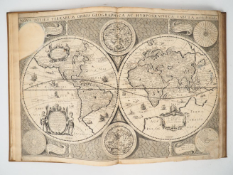 Vente aux enchères [ATLAS]. HONDIUS (Iud.). NOVA TOTIUS TERRARUM ORBIS GEOGRAPHICA AC HYD