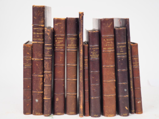 Vente aux enchères [AVIATION]. ENSEMBLE DE 12 VOLUMES de formats divers ½ chagrin marron,