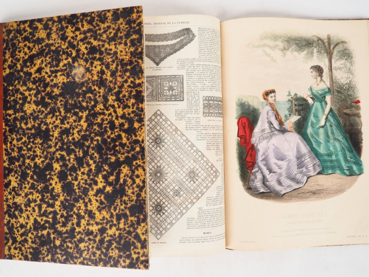 [COSTUME]. LA MODE ILLUSTRÉE. P., Firmin-Didot, 1867-68. 2 vol. in-fol