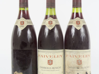Vente aux enchères 3 BOUTEILLES CHAMBOLLE MUSIGNY FAIVELEY - 1985 - 1 EA/1 PRÉSUMÉE