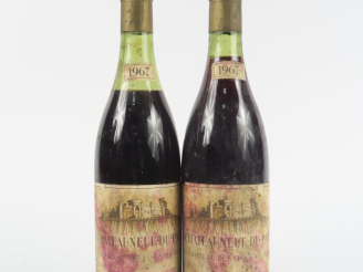 Vente aux enchères 2 BOUTEILLES CHÂTEAU FINES ROCHES CHÂTEAUNEUF DU PAPE NICOLAS - 1967 -