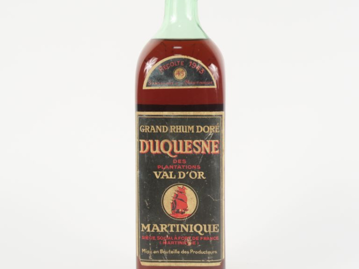 1 BOUTEILLE GRAND RHUM DORÉ DUQUESNE 'VAL D'OR' 45° - 1943