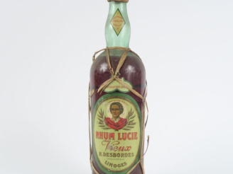 Vente aux enchères 1 TRÈS VIEILLE BOUTEILLE (1 L) RHUM VIEUX LUCIE H. DESBORDES