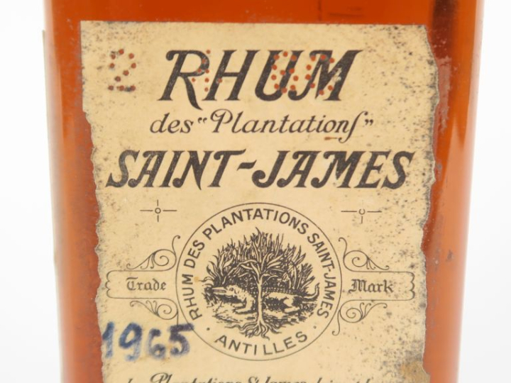 1 VIEILLE BOUTEILLE RHUM ST JAMES 47° - CAPS ETAIN/EA/MILLESIME MANUSC
