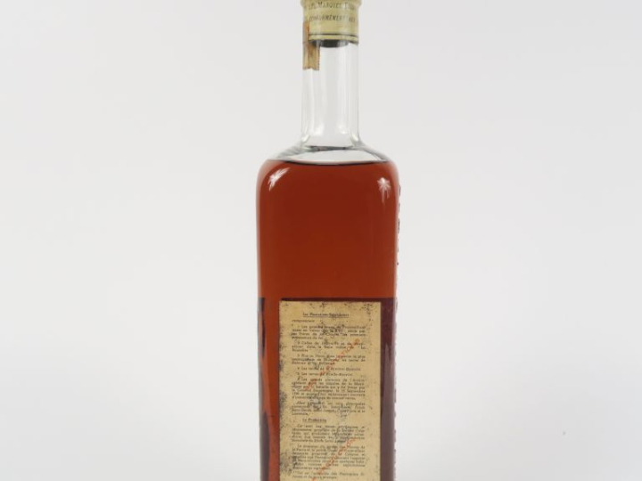 1 VIEILLE BOUTEILLE RHUM ST JAMES 47° - CAPS ETAIN/EA/MILLESIME MANUSC