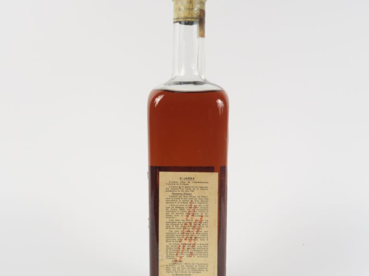 1 VIEILLE BOUTEILLE RHUM ST JAMES 47° - CAPS ETAIN/EA/MILLESIME MANUSC