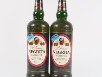 Vente aux enchères 2 BOUTEILLES(1 L) RHUM NEGRITA 44° 