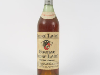 Vente aux enchères 1 VIEILLE BOUTEILLE COGNAC ANDRÉ LAINÉ
