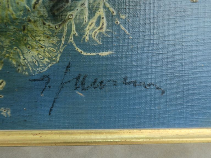 Ecole française XXème. "Bouquet de fleurs". Huile sur toile, signée en