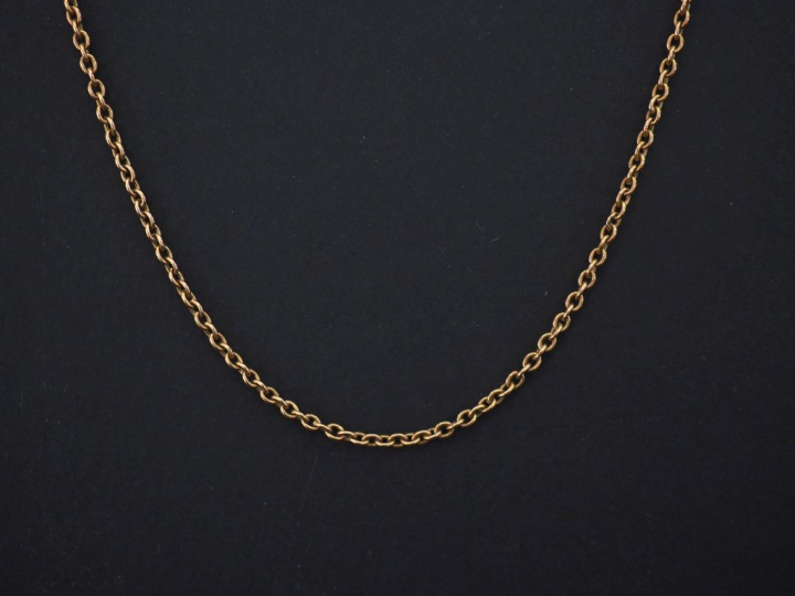 Chaine en or jaune 750, maille forçat.  Long. 42 cm Poids. 5,29 g (pet