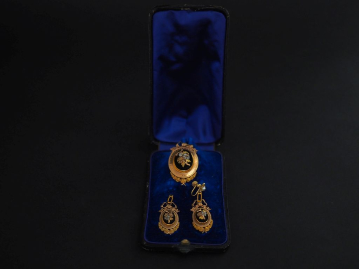 Demi-parure Napoléon III de style Louis XVI en or 750 trois tons et on
