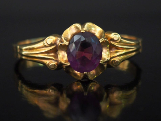 Vente aux enchères Bracelet Napoléon III rigide en or jaune 750, serti en son centre d'un