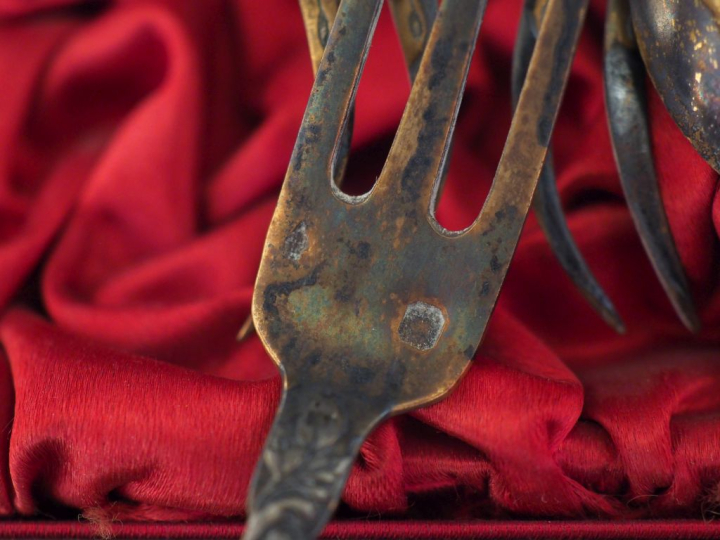 Nécessaire à douceur six pièces de style Louis XV en argent 925, poinç