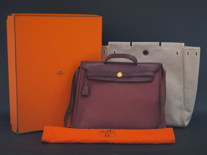 HERMES, Paris Sac porté main ou épaule en toile et cuir marron. Un poc