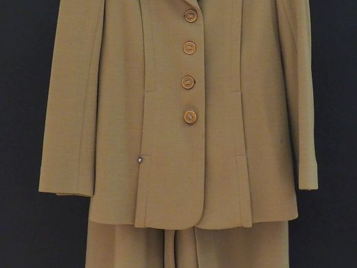 SONIA RYKIEL,  Ensemble de tailleur brun en laine (100%). Comprenant :