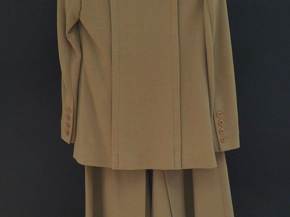 SONIA RYKIEL,  Ensemble de tailleur brun en laine (100%). Comprenant :