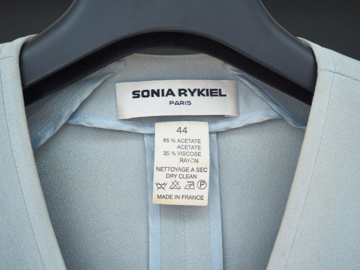 Sonia RYKIEL Veste bleu ciel en acétate (65%) et viscose (35%). Quatre
