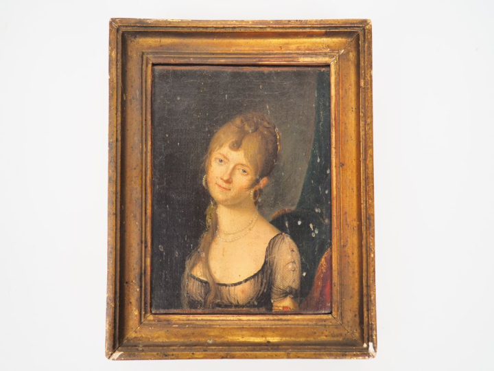 Ecole française fin XVIIIème début XIXème. "Portrait de jeune femme à 