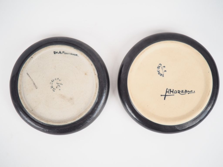 CIBOURE. Paire de coupelles en céramique, une signée H HOREAU, l'autre