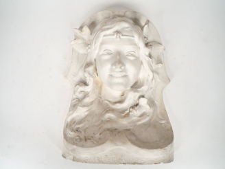 Vente aux enchères BOURLANGE.  "Bacchante". Sculpture en plâtre Art Nouveau. Dim. 43,5 x 