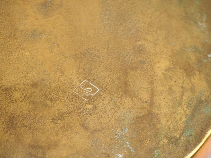 Jardinière Art Nouveau en laiton les anses en forme d'oiseau.  Dim. 15