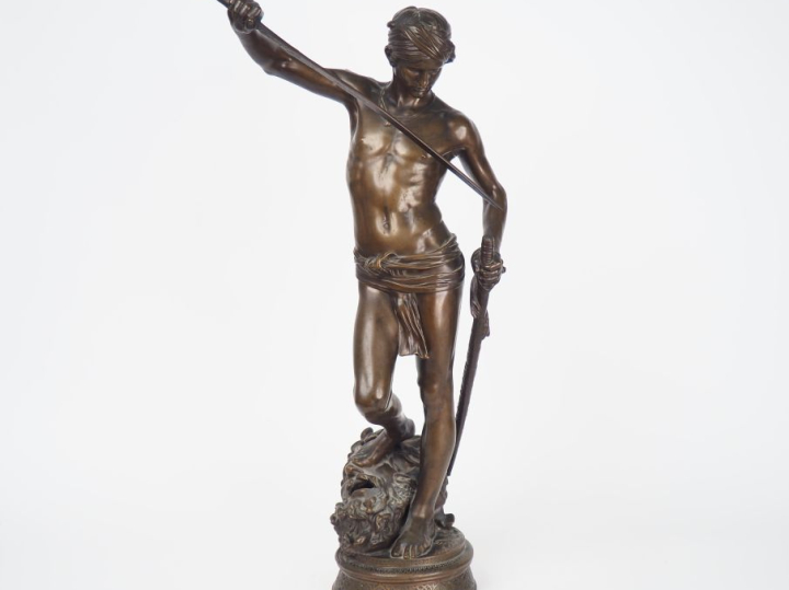 Antoinin MERCIER.  "David" Sculpture en bronze à patine brune. Signée,