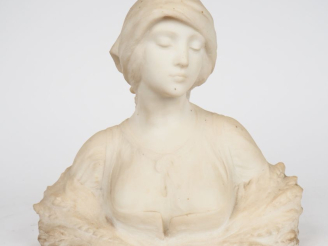 Vente aux enchères Ecole 1900 -  Emilio CIANCIAINE.  "jeune fille au fichu"  Sujet en alb