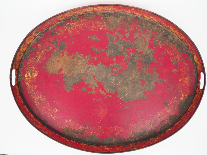 Grand plateau XIXème de style Directoire en tôle peinte, décor doré su