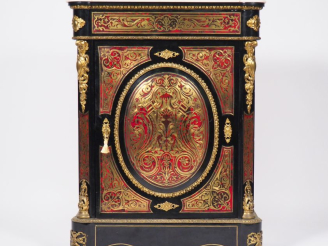 Vente aux enchères Meuble d'appui Napoléon III en marqueterie Boulle, laiton, écaille rou