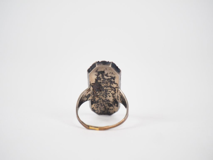 Bague de forme marquise Louis XVI en argent et argent doré, à décor pe