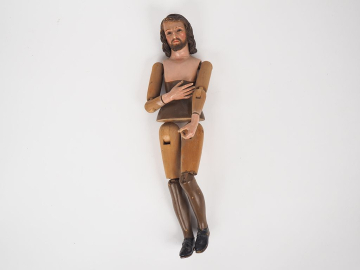 Sujet articulé 1900 en bois polychrome, "apôtre ou Christ". H. 41 cm