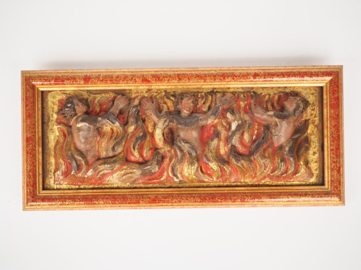 Plaque murale XVIIème "le feu des enfers" en bois sculpté polychrome e