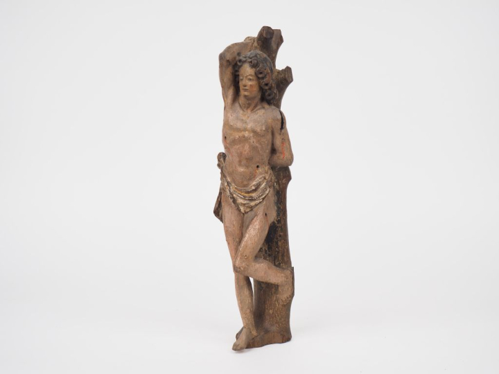 Ecole française XVIIIème. "Saint Sébastien". Sujet en bois sculpté pol