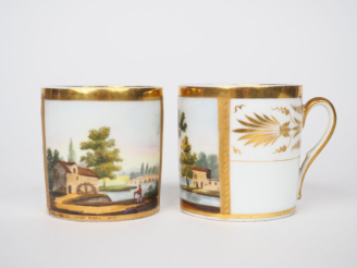 Vente aux enchères Paire de tasses XIXème en porcelaine de Paris à décor de paysages lacu