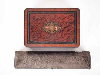 Vente aux enchères Coffret Napoléon III en marqueterie Boulle et incrustations de nacre. 