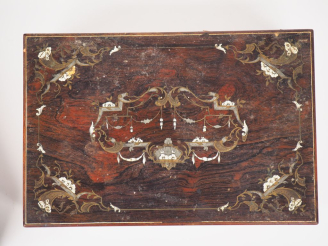 Vente aux enchères Coffret Napoléon III de style Louis XVI en palissandre et marqueterie 