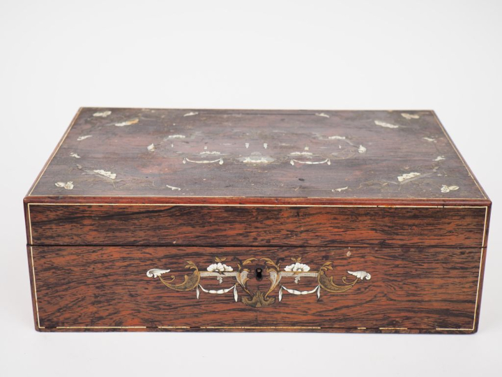 Coffret Napoléon III de style Louis XVI en palissandre et marqueterie 
